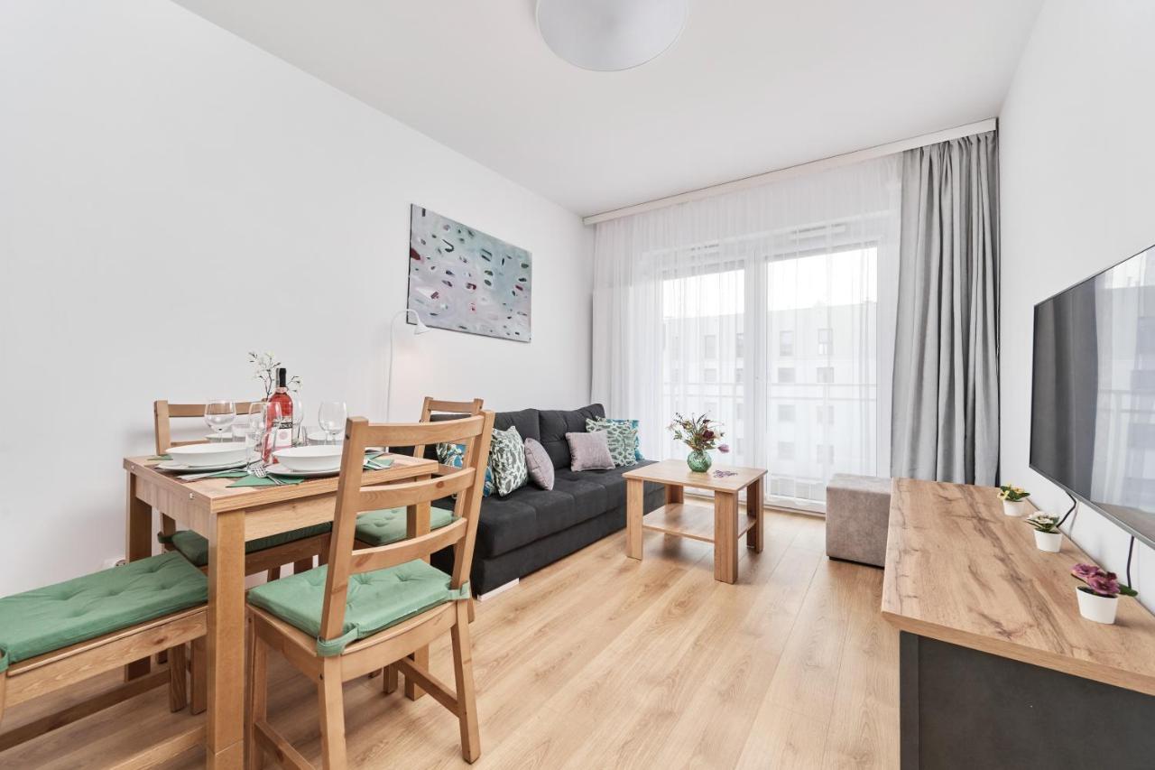 Apartment Wichrowa With Free Garage Wroclaw By Noclegi Renters エクステリア 写真