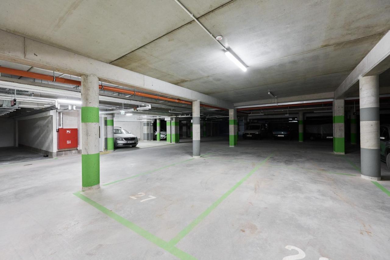 Apartment Wichrowa With Free Garage Wroclaw By Noclegi Renters エクステリア 写真