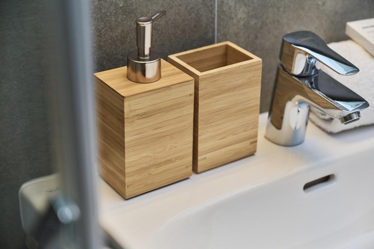 Apartment Wichrowa With Free Garage Wroclaw By Noclegi Renters エクステリア 写真
