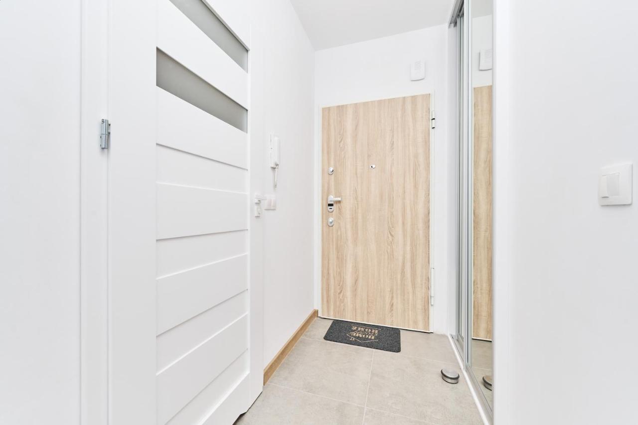 Apartment Wichrowa With Free Garage Wroclaw By Noclegi Renters エクステリア 写真